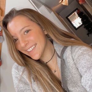 Meet your Posher, Olivia